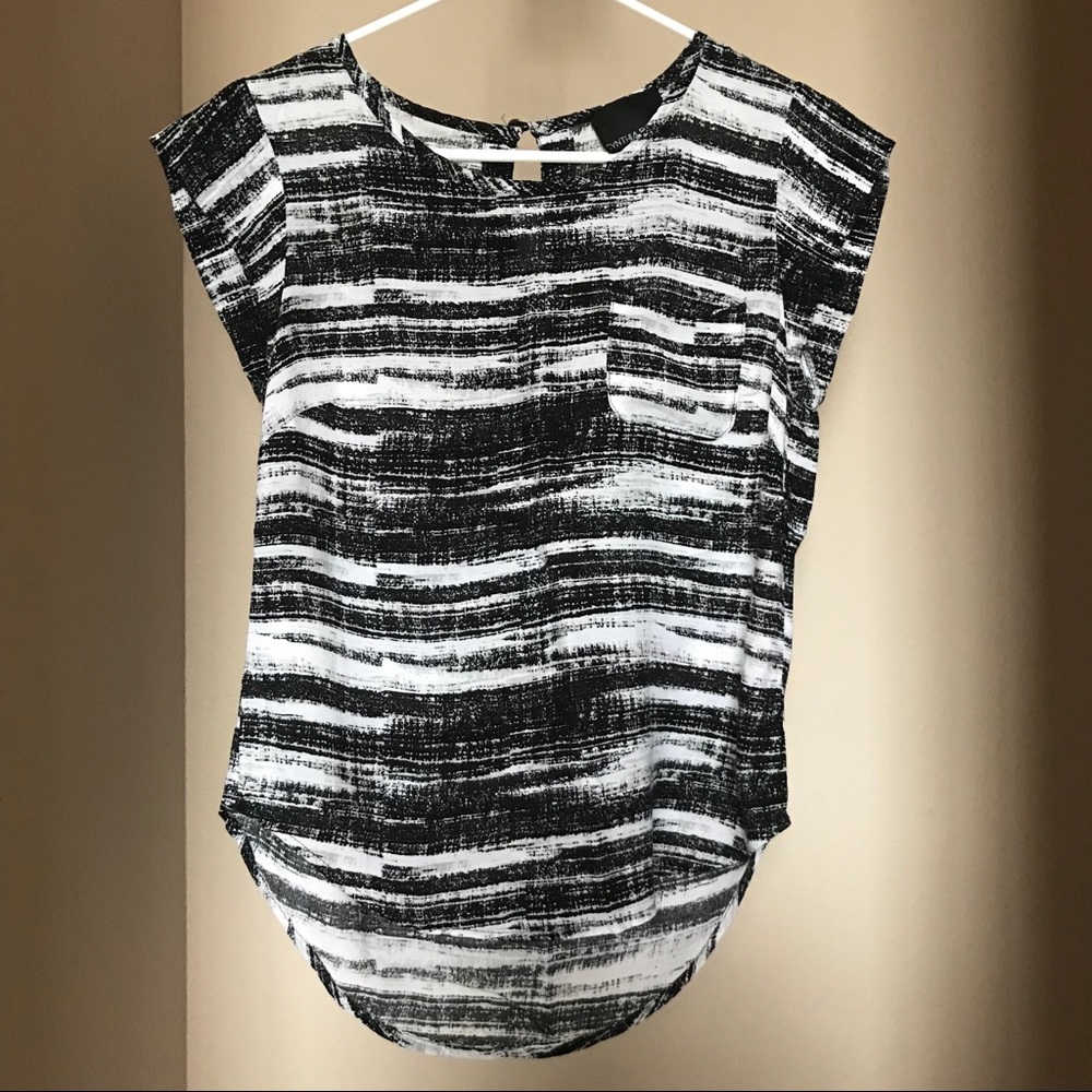 ⭐️Cynthia Rowley Short Sleeve high-low blouse